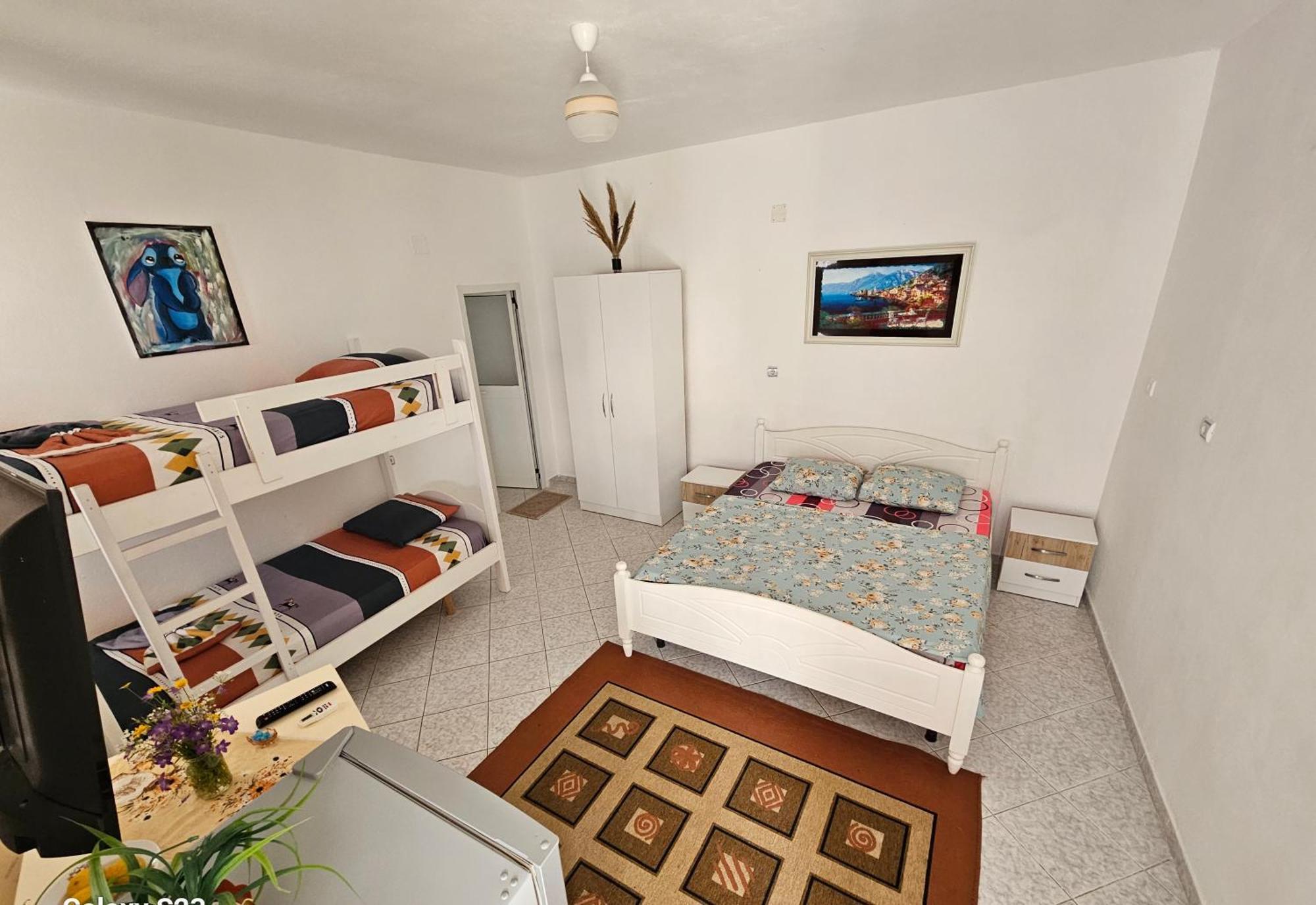 Guest house Aeria Himare